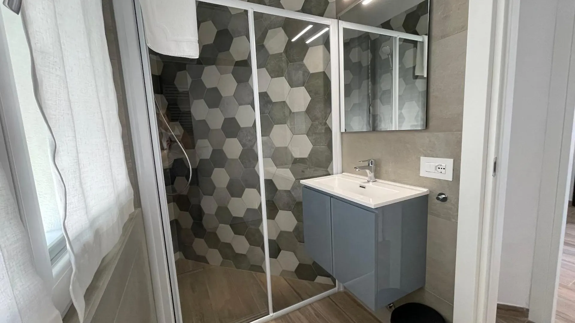Villa Zina - Apt Giallo - 10 Min From City Centre And Airport Bergamo 0*,  Italy